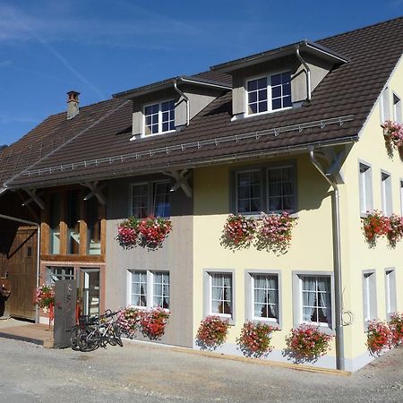 Gastehaus Zum Tulpenbaum Bed and Breakfast Turbenthal Exteriör bild