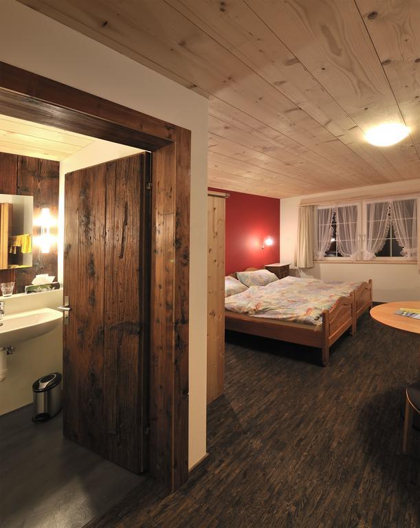 Gastehaus Zum Tulpenbaum Bed and Breakfast Turbenthal Exteriör bild